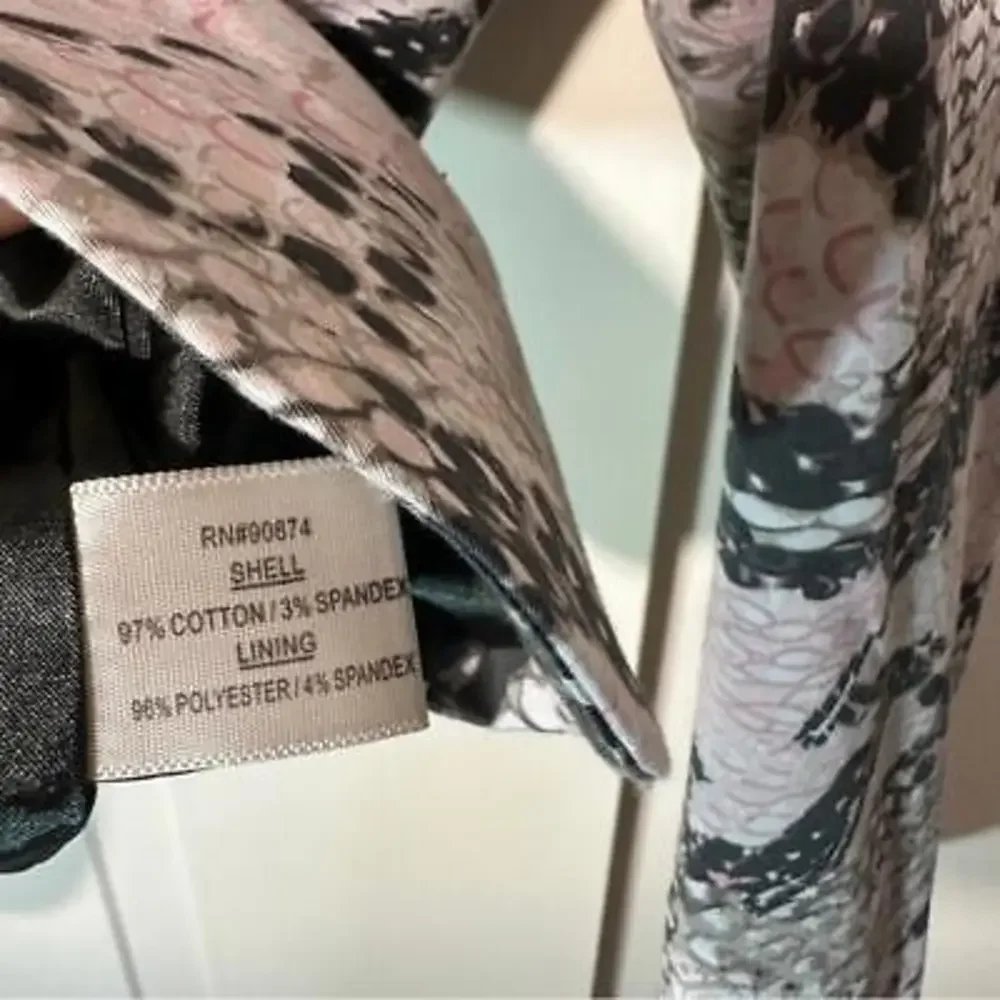 Boston‎ Proper SnakeSkin Animal Print Blazer Pink and Gray Size: 10 - Picture 3 of 4